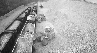 高服篩機山東某石灰石篩分配套振動篩改造項目